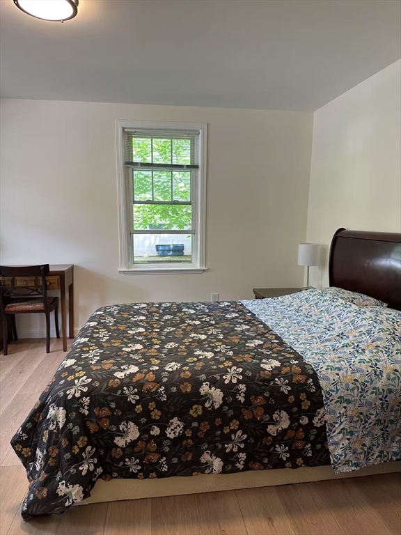 4 bed, 2 bath apartment for rent at 252 Florence Ave, Arlington — photo 2 of 8