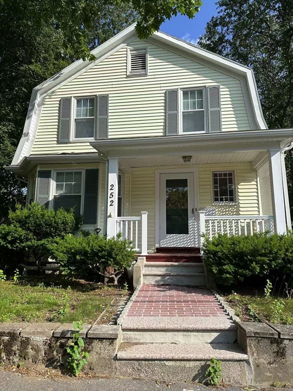 4 bed, 2 bath apartment for rent at 252 Florence Ave, Arlington — photo 1 of 8
