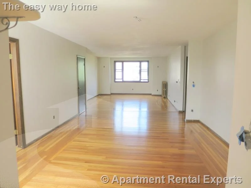 6 bed, 1 bath apartment for rent at 252 Harvard St Unit 2, Tufts — photo 7 of 19
