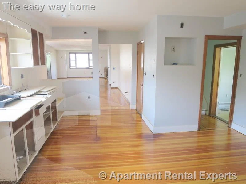 6 bed, 1 bath apartment for rent at 252 Harvard St Unit 2, Tufts — photo 6 of 19