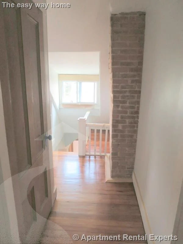 6 bed, 1 bath apartment for rent at 252 Harvard St Unit 2, Tufts — photo 3 of 19