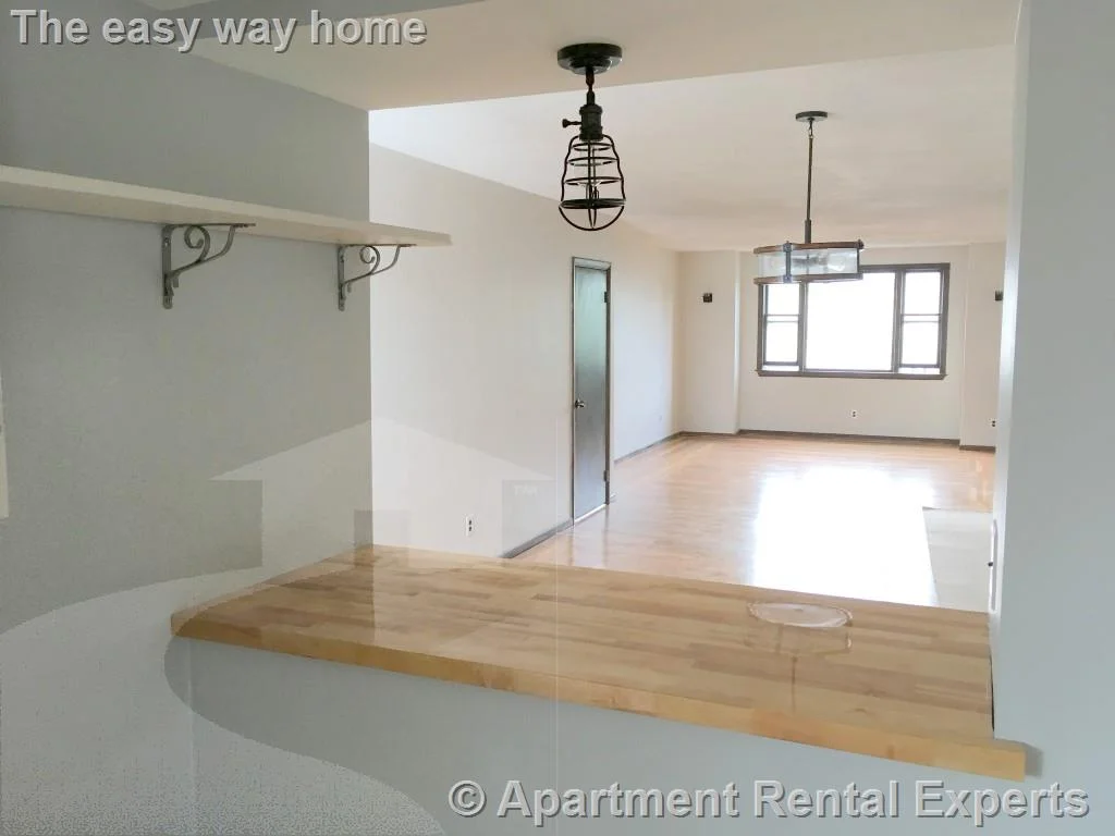 6 bed, 1 bath apartment for rent at 252 Harvard St Unit 2, Tufts — photo 19 of 19