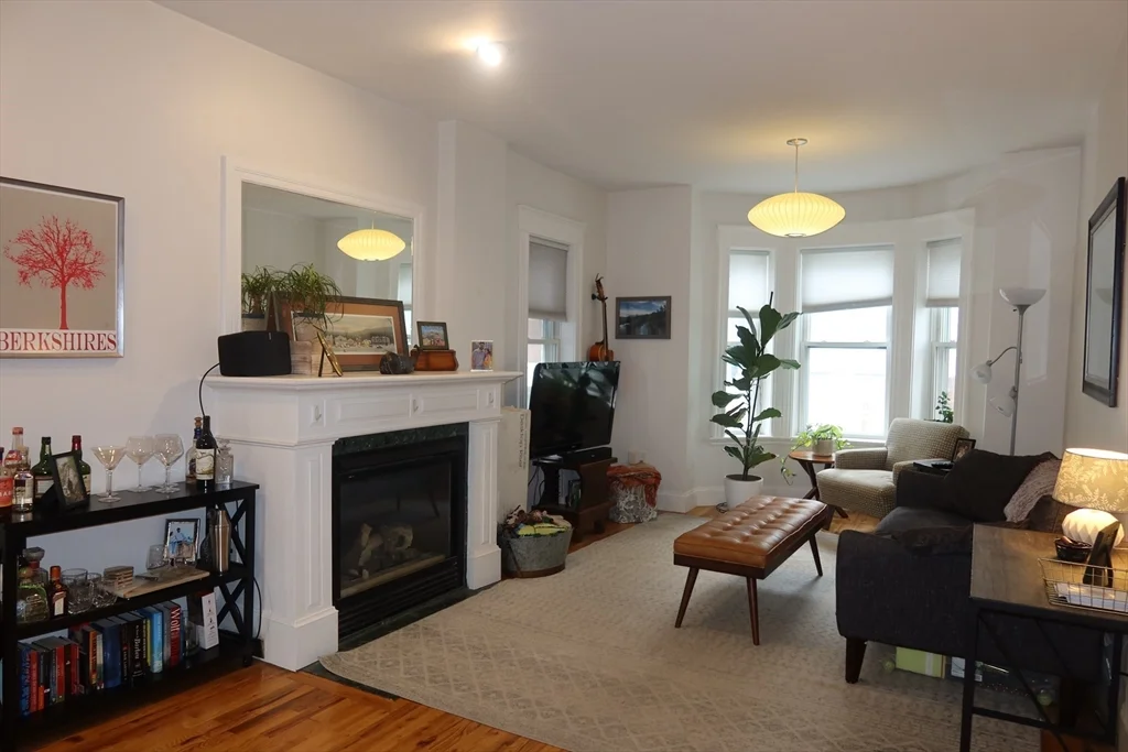 2 bed, 1 bath apartment for rent at 252 W 3rd Unit 1, South Boston — photo 2 of 19