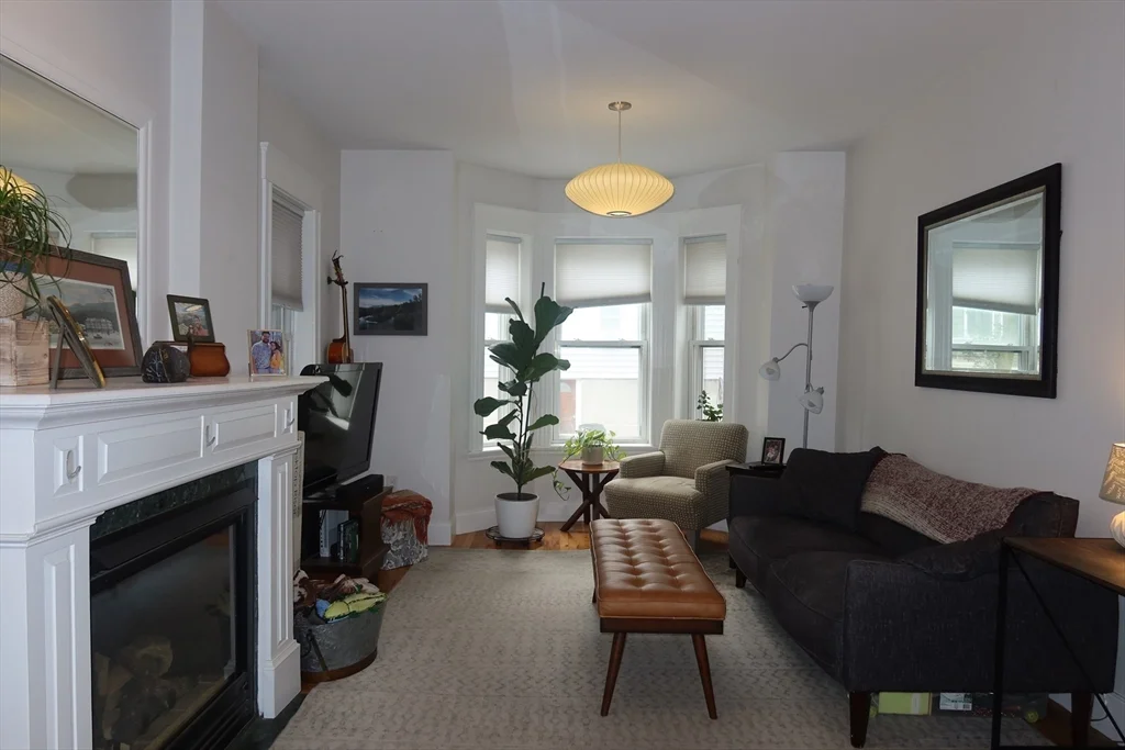 2 bed, 1 bath apartment for rent at 252 W 3rd Unit 1, South Boston — photo 3 of 19