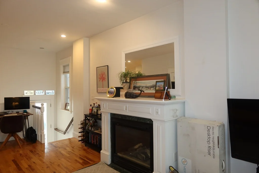 2 bed, 1 bath apartment for rent at 252 W 3rd Unit 1, South Boston — photo 4 of 19