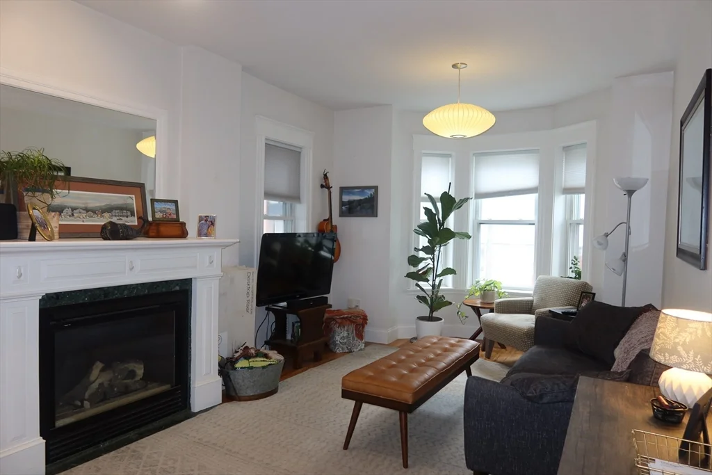 2 bed, 1 bath apartment for rent at 252 W 3rd Unit 1, South Boston
