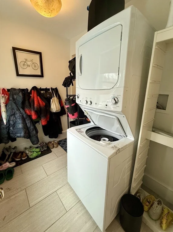 2 bed, 1 bath apartment for rent at 253 Brown St Unit 1, Waltham — photo 4 of 17