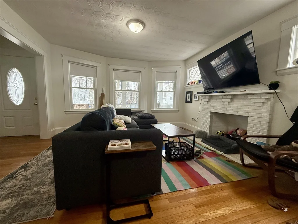 2 bed, 1 bath apartment for rent at 253 Brown St Unit 1, Waltham — photo 7 of 17