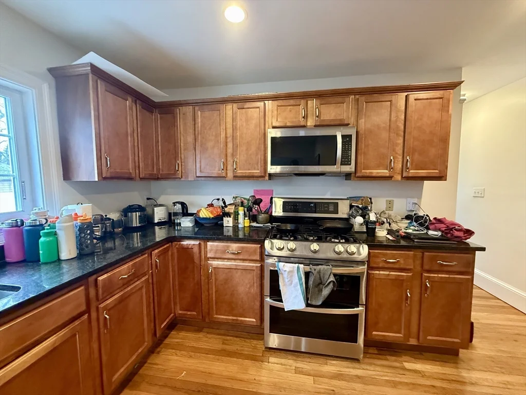 2 bed, 1 bath apartment for rent at 253 Brown St Unit 1, Waltham — photo 3 of 17
