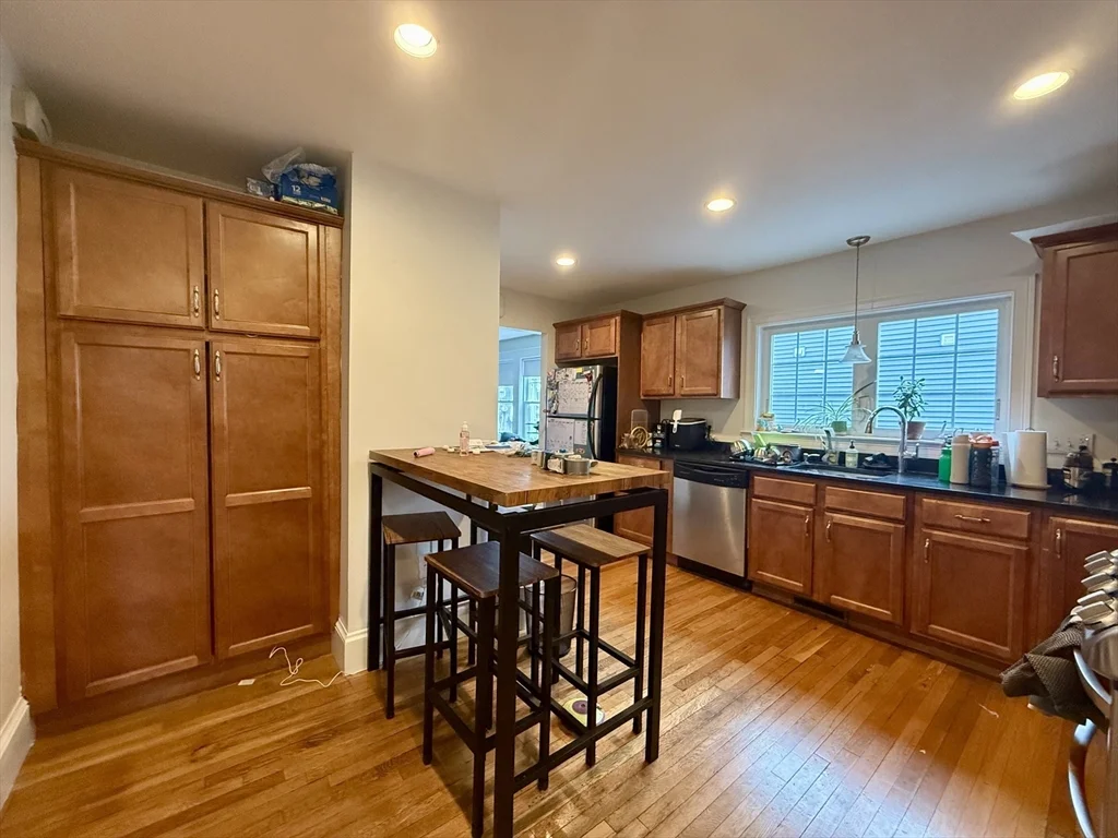 2 bed, 1 bath apartment for rent at 253 Brown St Unit 1, Waltham — photo 2 of 17
