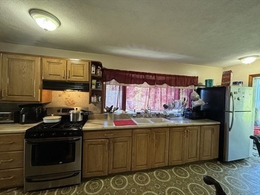 3 bed, 1 bath apartment for rent at 253 Fellsway W Unit 2, North Medford — photo 6 of 16