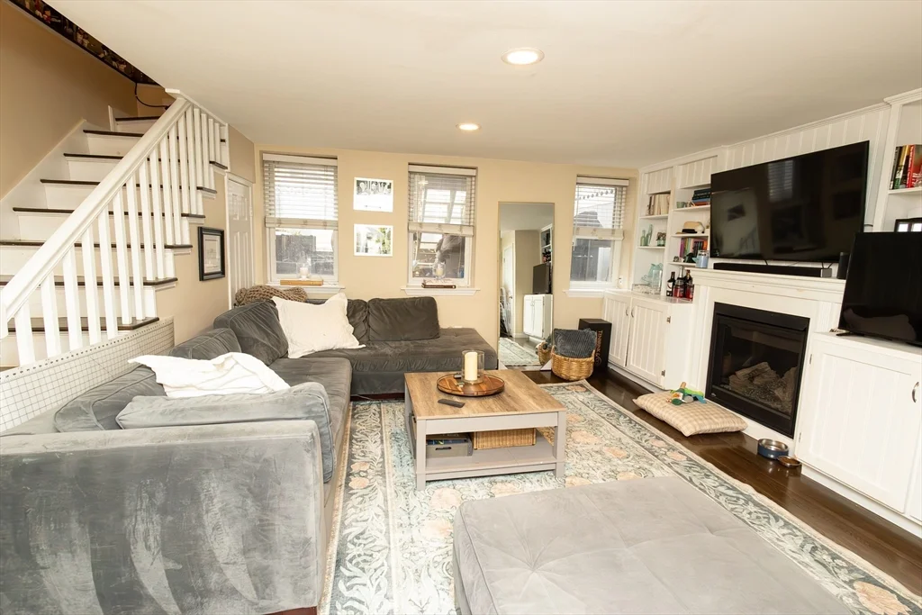 2 bed, 1 bath apartment for rent at 253 Gold St Unit 1, South Boston