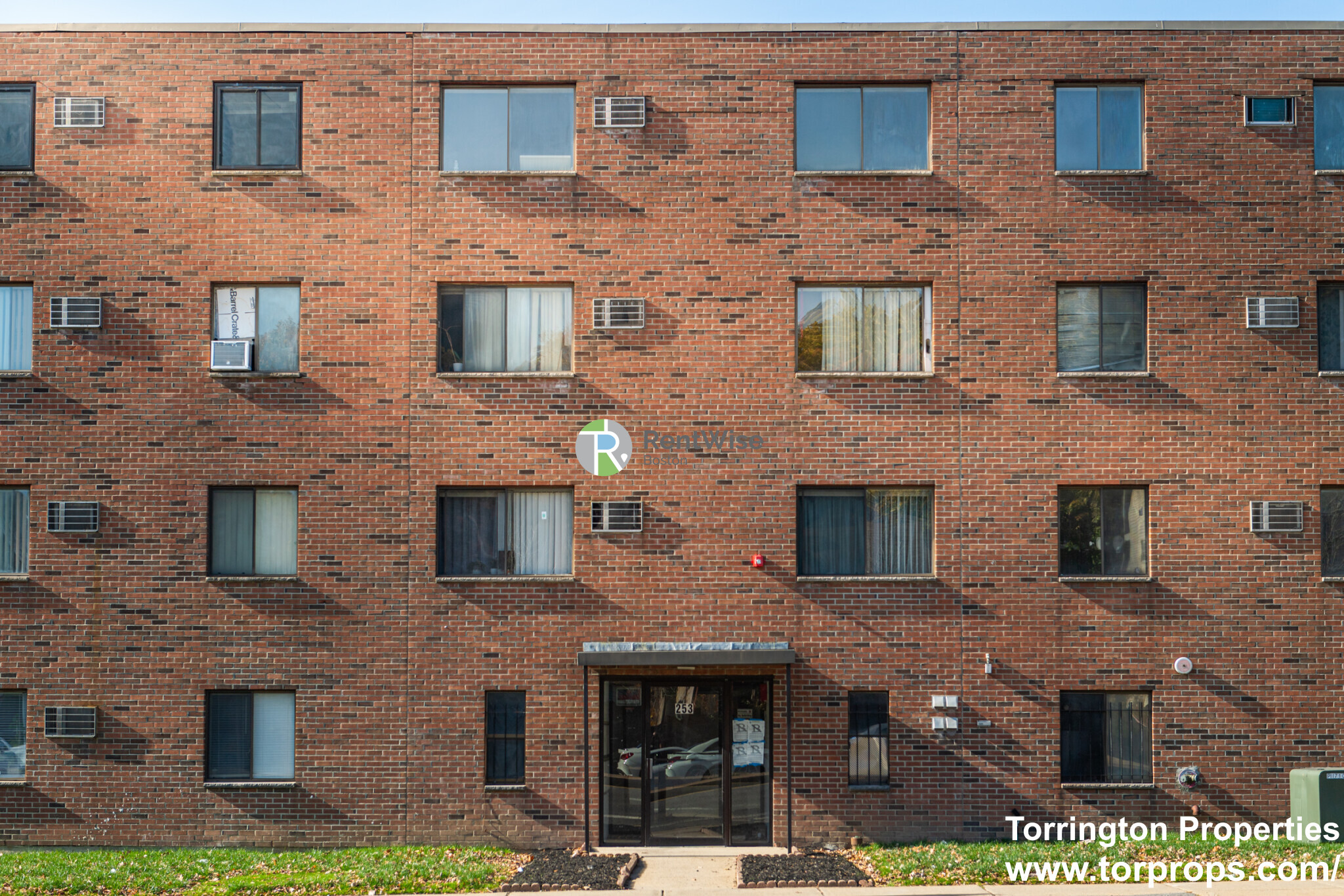 1 bed, 1 bath apartment for rent at 253 Hyde Park Ave Unit 33, Jamaica Plain