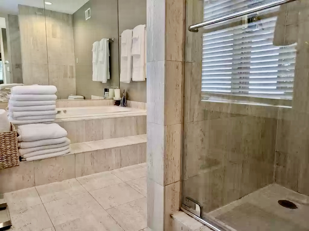 5 bed, 4+ bath apartment for rent at 253 Nahanton St, Newton Center — photo 10 of 16