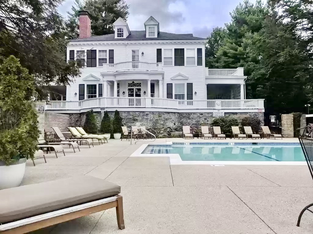 5 bed, 4+ bath apartment for rent at 253 Nahanton St, Newton Center — photo 13 of 16
