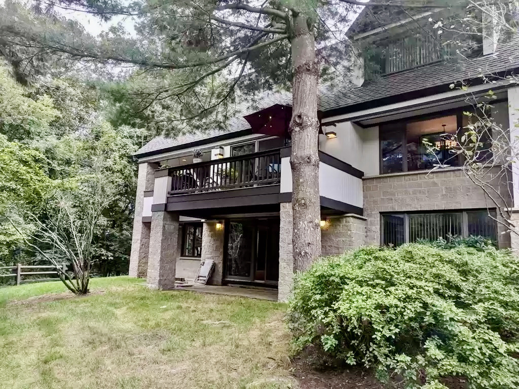 5 bed, 4+ bath apartment for rent at 253 Nahanton St, Newton Center — photo 11 of 16