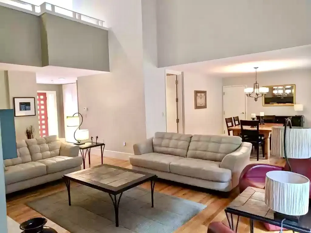 5 bed, 4.5 bath apartment for rent at 253 Nahanton St Unit 1, Oak Hill — photo 5 of 16