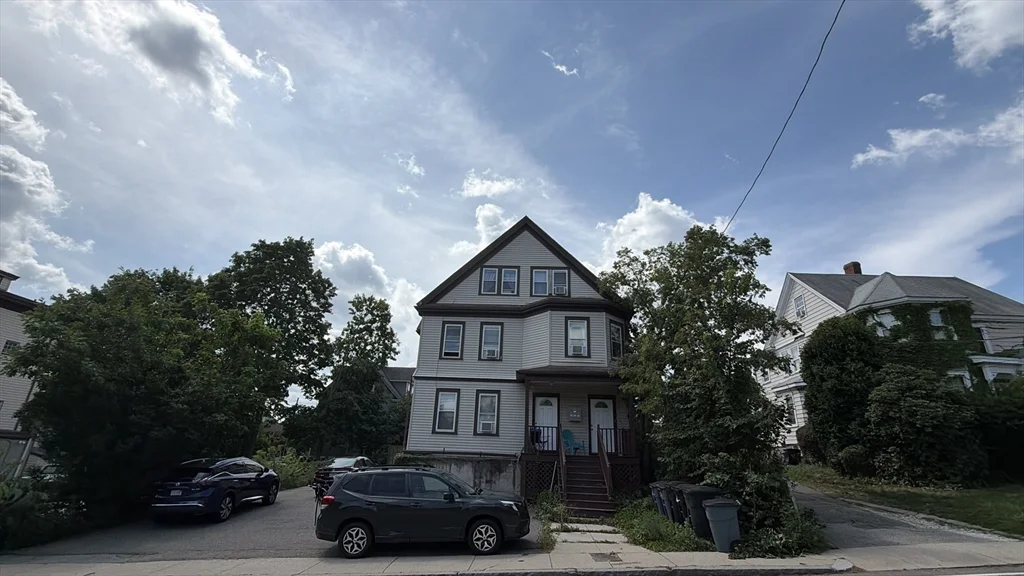 2 bed, 1 bath apartment for rent at 253 Whitwell St Unit 2L, Quincy