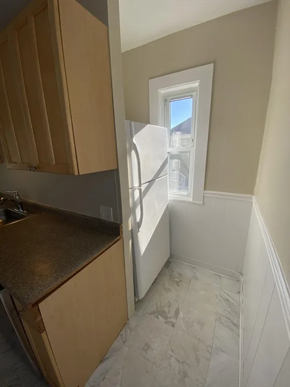 2 bed, 1 bath apartment for rent at 253 Whitwell Unit 2R, Quincy — photo 3 of 12