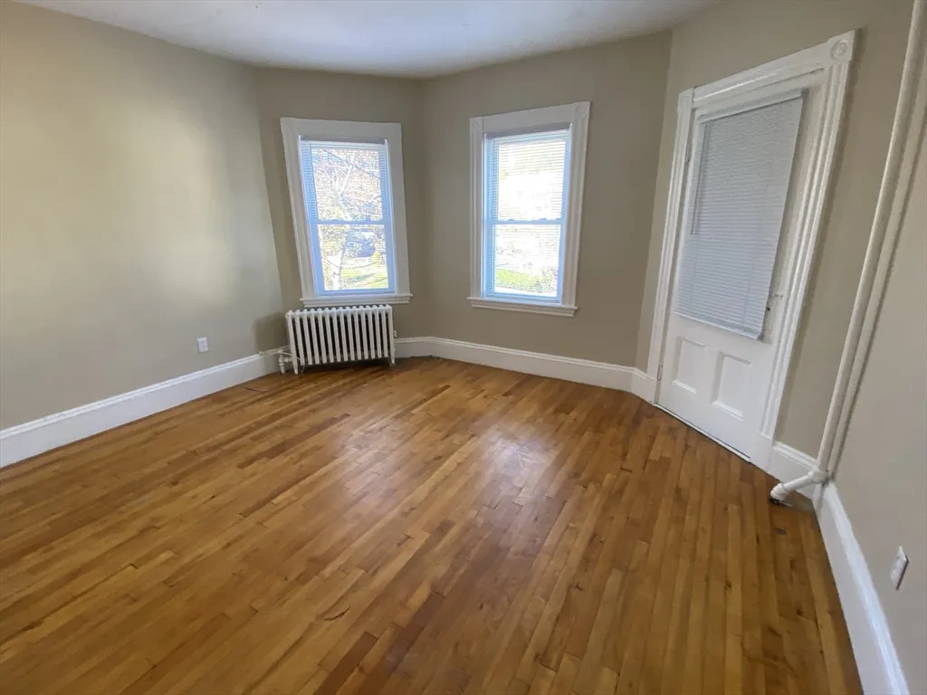 2 bed, 1 bath apartment for rent at 253 Whitwell Unit 2R, Quincy — photo 6 of 12