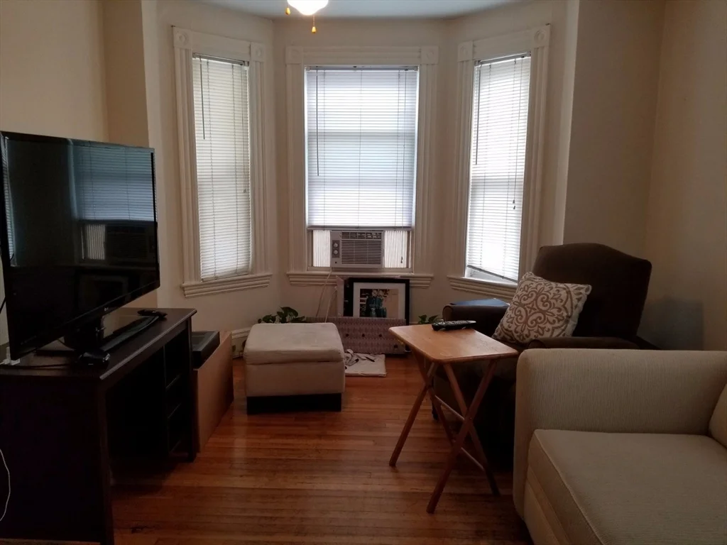 2 bed, 1 bath apartment for rent at 254-256 Elliot St Unit 2, Newton — photo 5 of 13