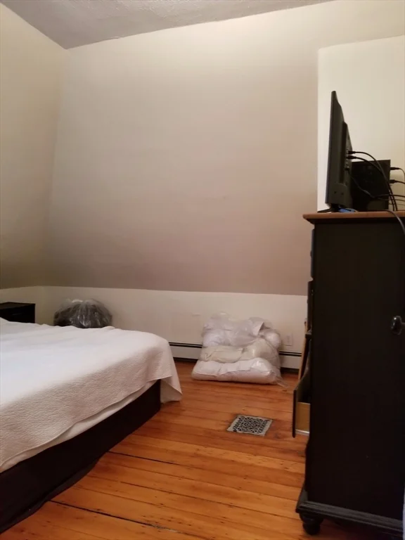 2 bed, 1 bath apartment for rent at 254-256 Elliot St Unit 2, Newton — photo 6 of 13