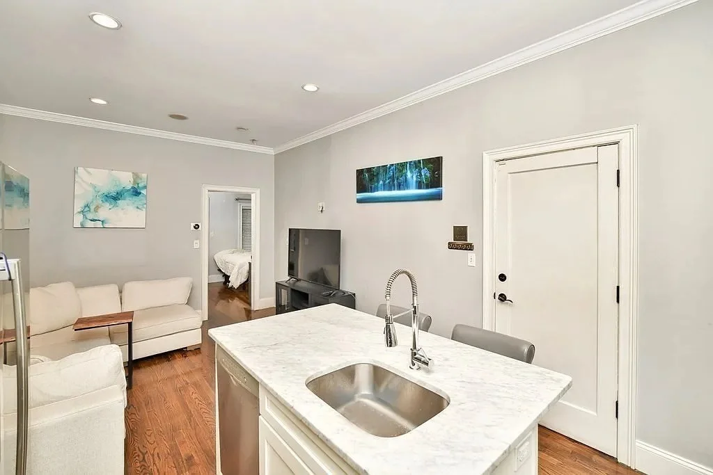 1 bed, 1 bath apartment for rent at 254 Bowen St Unit 1, South Boston — photo 3 of 13
