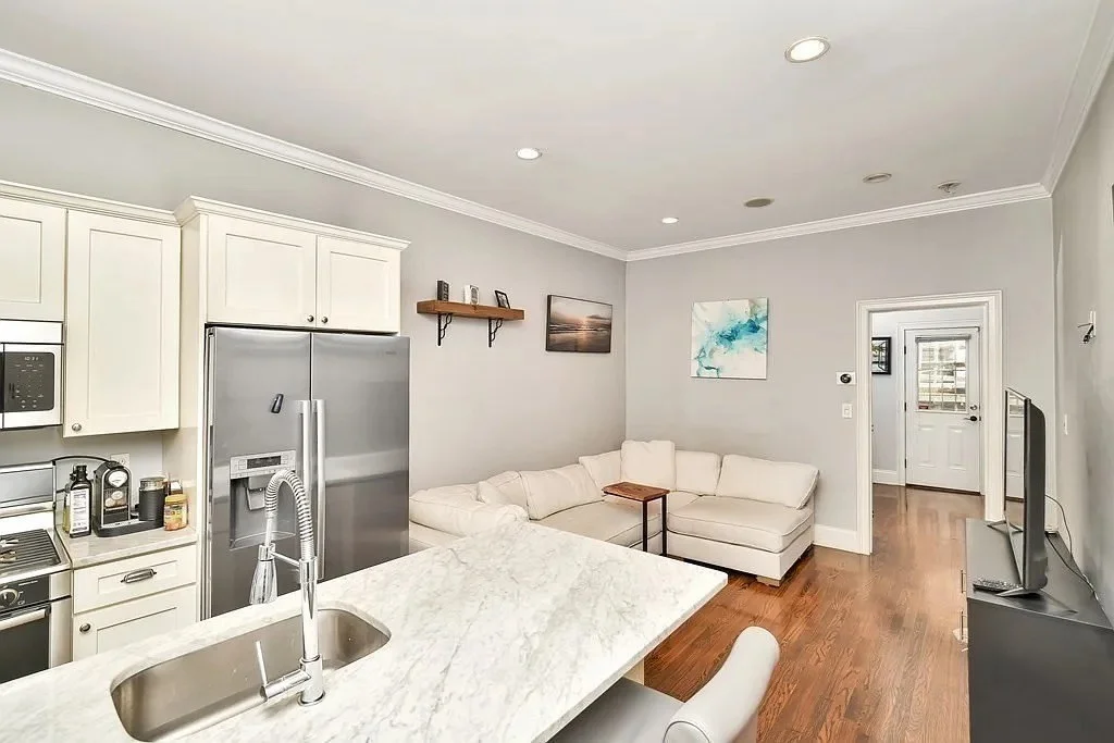 1 bed, 1 bath apartment for rent at 254 Bowen St Unit 1, South Boston — photo 4 of 13