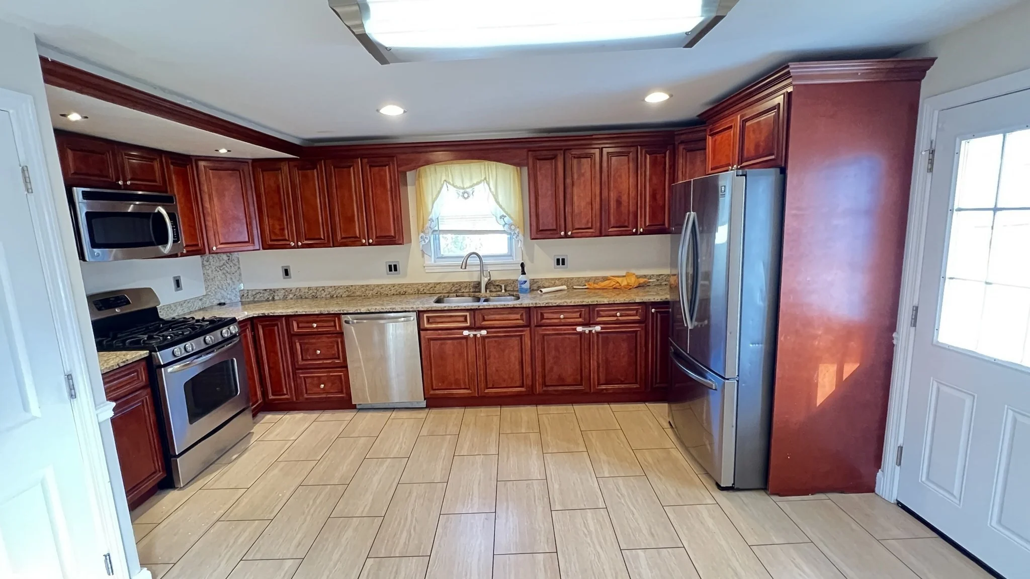 3 bed, 2 bath apartment for rent at 254 Broadway Unit 254, Wyoma — photo 2 of 21