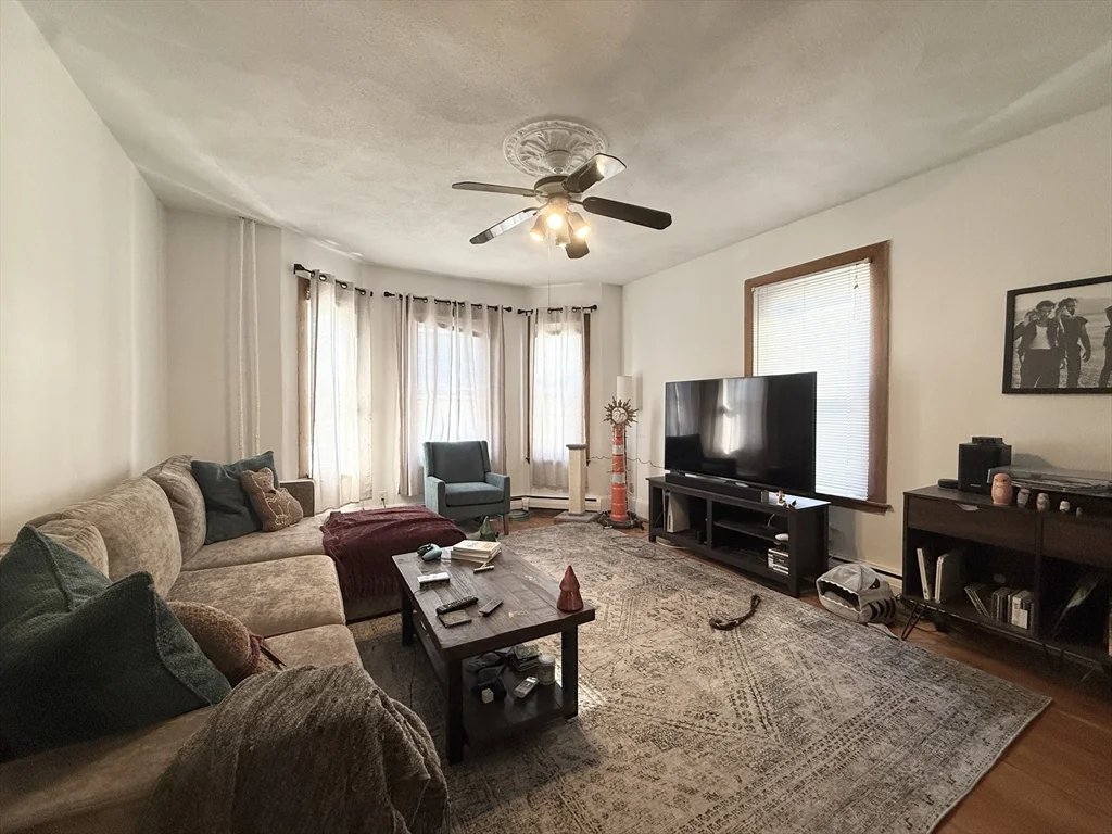 2 bed, 1 bath apartment for rent at 254 Elm St Unit 1, Kendall Square — photo 1 of 9