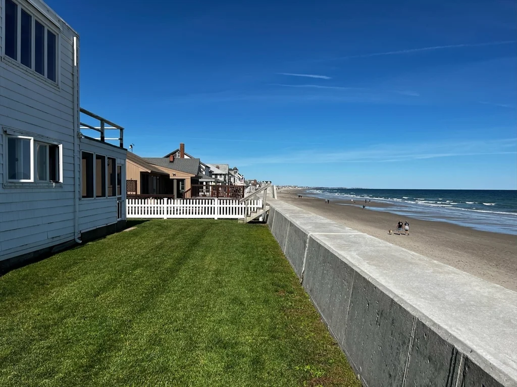 4 bed, 1 bath apartment for rent at 254 Foster Ave Unit 254, Marshfield — photo 1 of 9