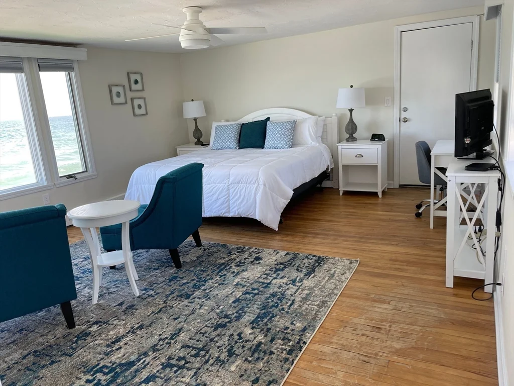 4 bed, 1 bath apartment for rent at 254 Foster Ave Unit 254, Marshfield — photo 7 of 9