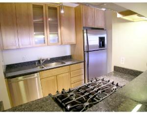 4 bed, 2 bath apartment for rent at 254 Friend St Unit 5, West End — photo 5 of 24