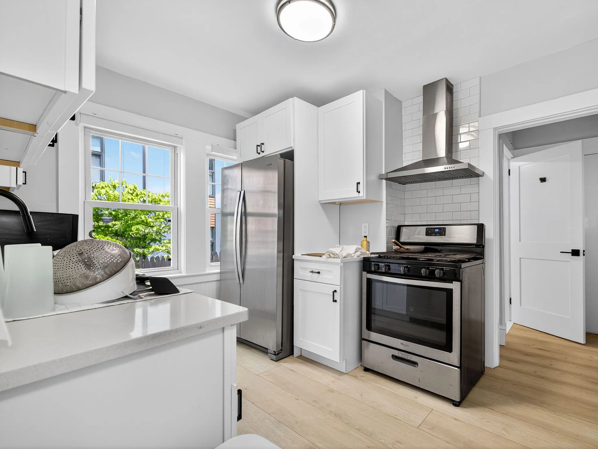 3 bed, 2 bath apartment for rent at 254 Main St Unit 1, South Medford — photo 1 of 15
