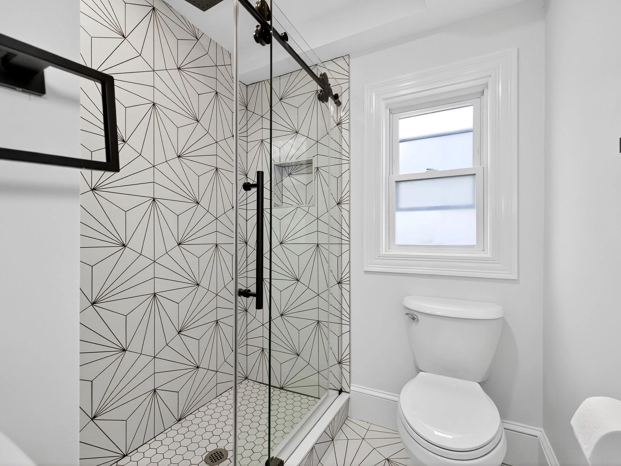 3 bed, 2 bath apartment for rent at 254 Main St Unit 1, South Medford — photo 14 of 15