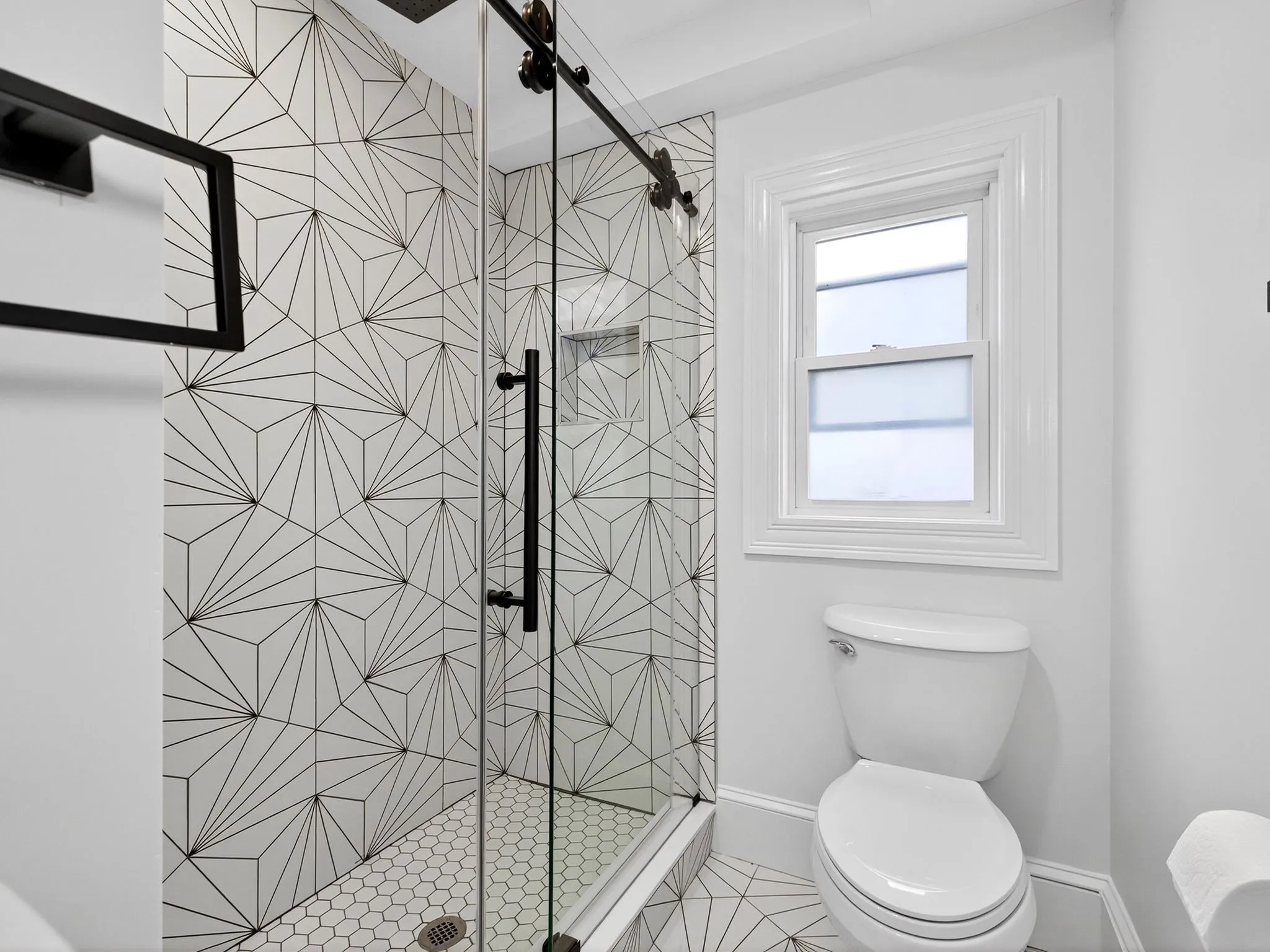 3 bed, 2 bath apartment for rent at 254 Main St Unit 1A, South Medford — photo 12 of 16