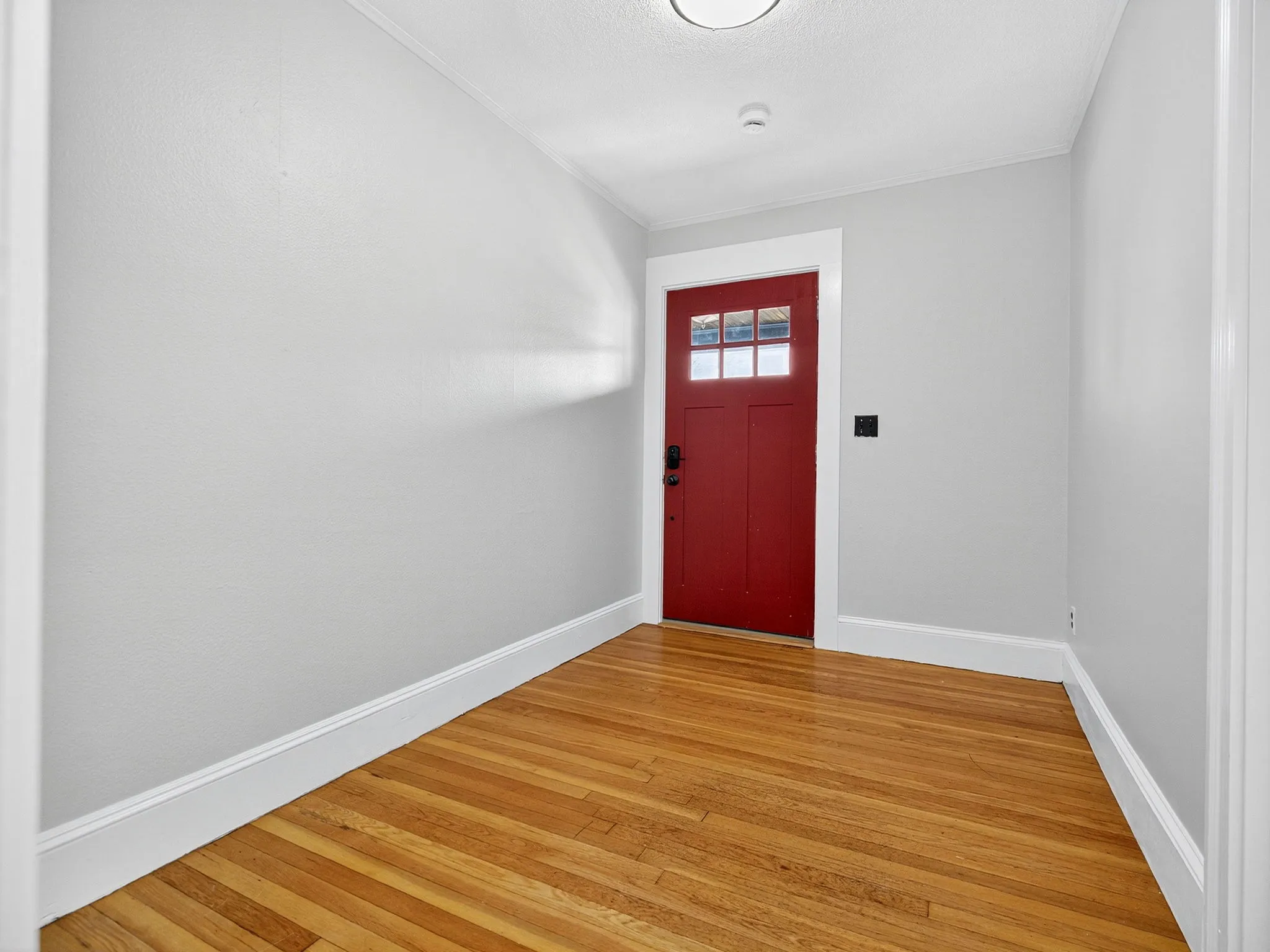 3 bed, 2 bath apartment for rent at 254 Main St Unit 1A, South Medford — photo 2 of 16