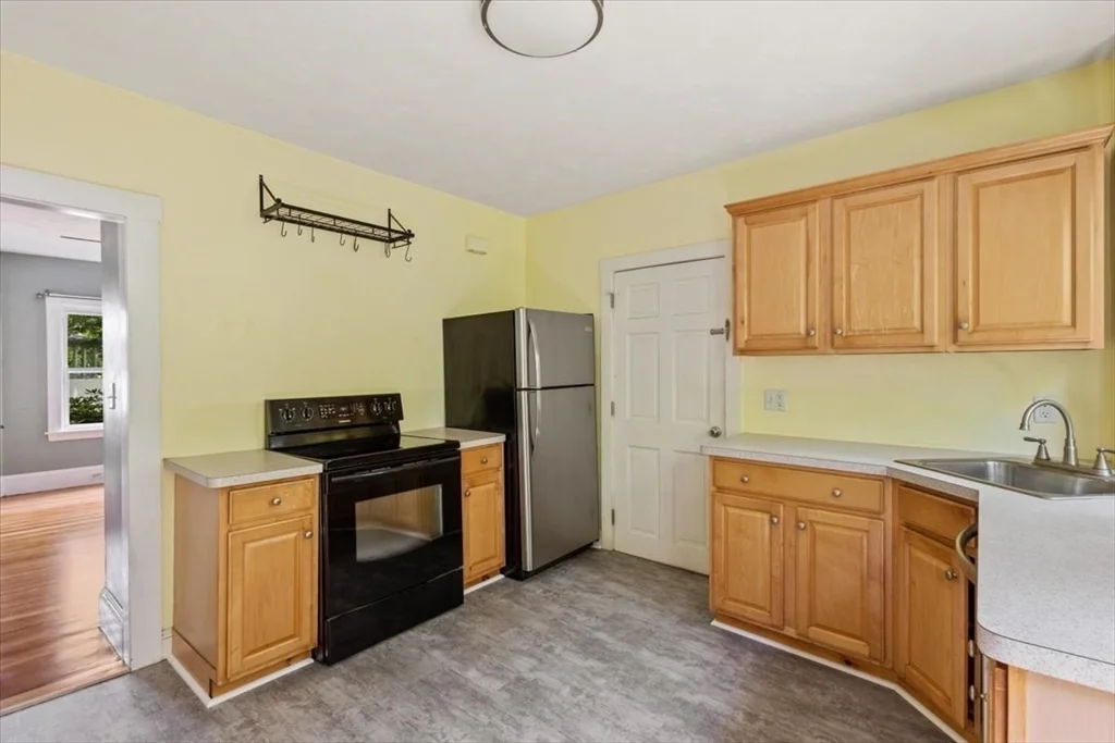 2 bed, 1 bath apartment for rent at 254 N Elm St U1 Unit 1, West Bridgewater — photo 4 of 23