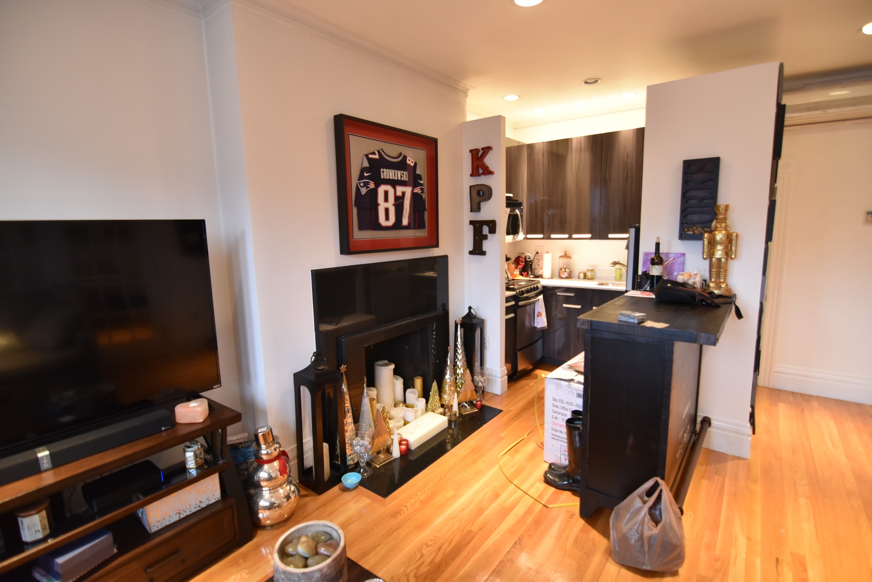 1 bed, 1 bath apartment for rent at 254 Newbury St Unit 4, Back Bay — photo 2 of 14