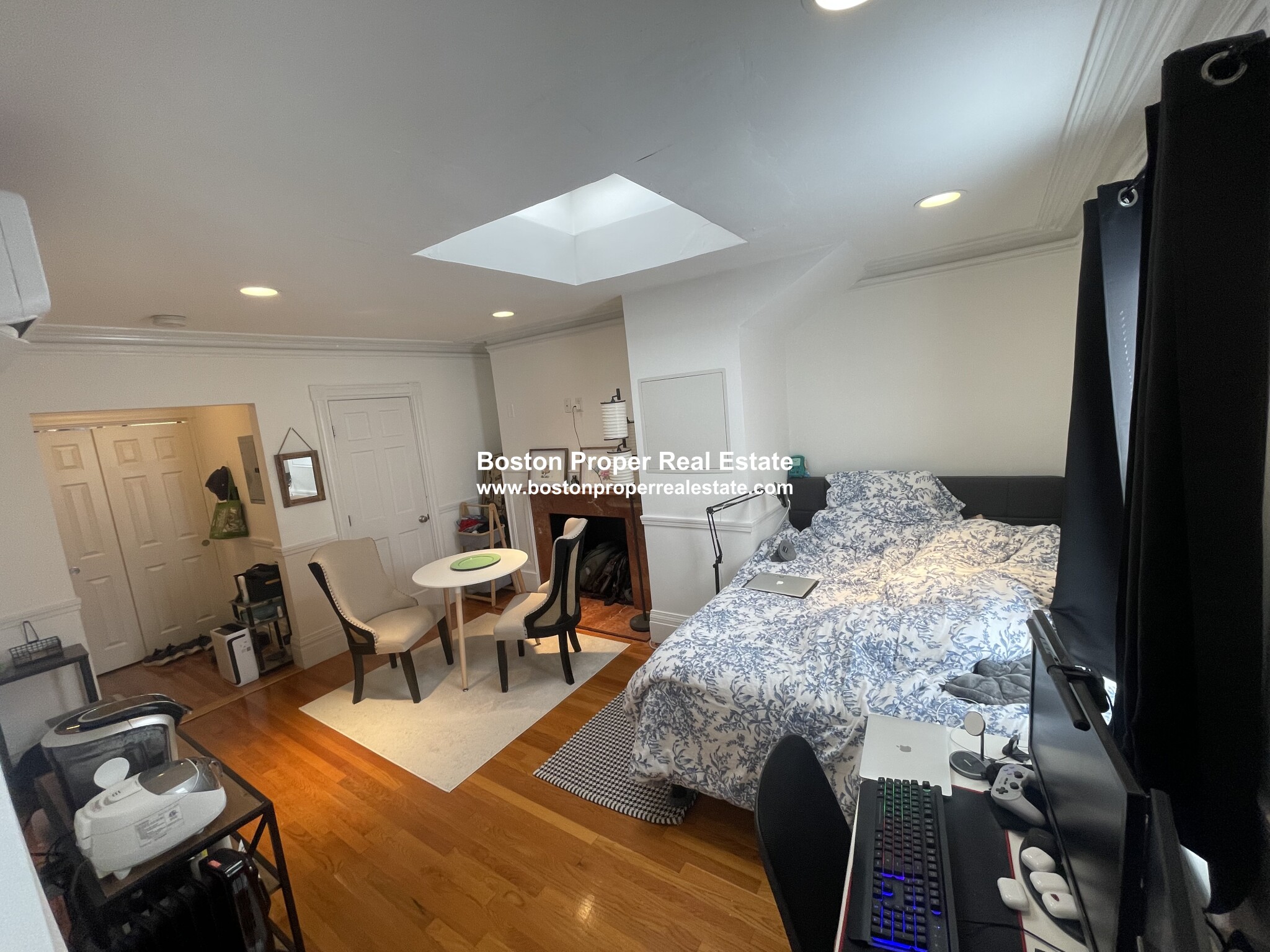 Studio bed, 1 bath apartment for rent at 254 Newbury St Unit 5, Back Bay