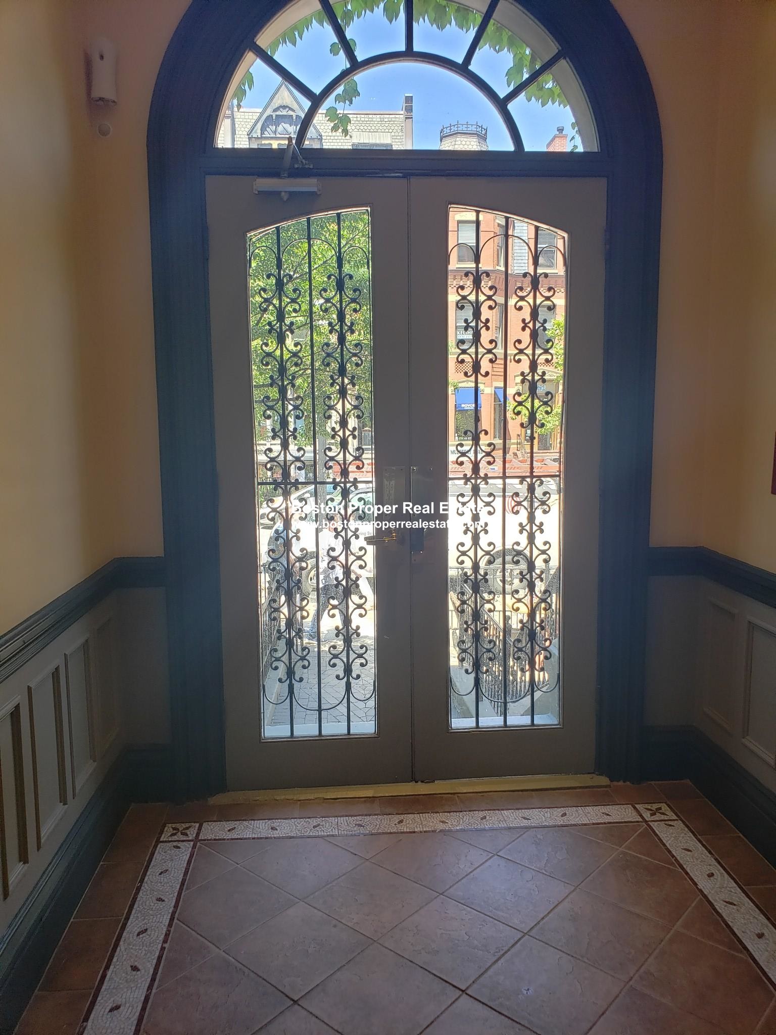 Studio bed, 1 bath apartment for rent at 254 Newbury St Unit 5, Back Bay — photo 9 of 13