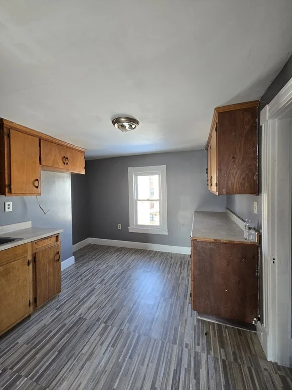 2 bed, 1 bath apartment for rent at 254 Oakland Unit 3, Springfield
