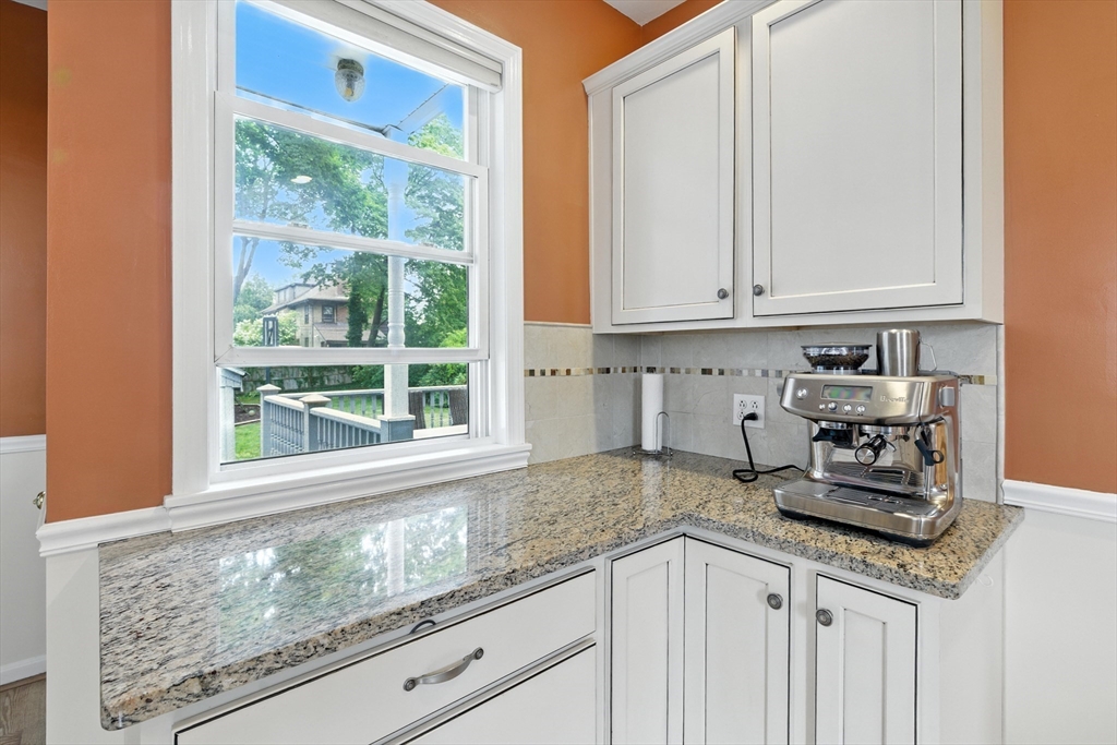4 bed, 2 bath apartment for rent at 254 Park St, West Roxbury — photo 9 of 23