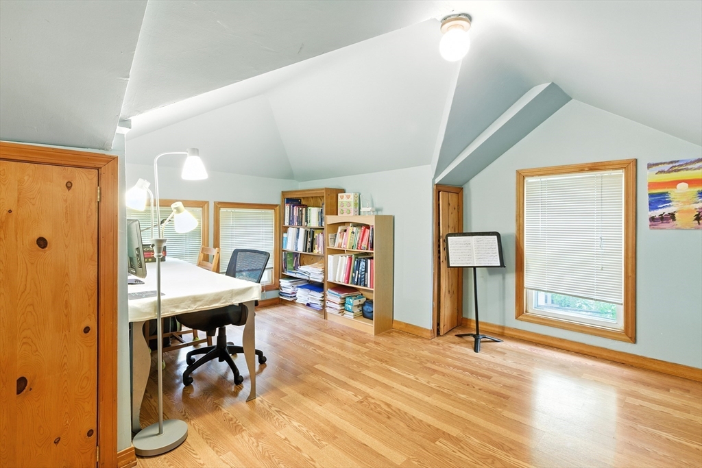 4 bed, 2 bath apartment for rent at 254 Park St, West Roxbury — photo 20 of 23