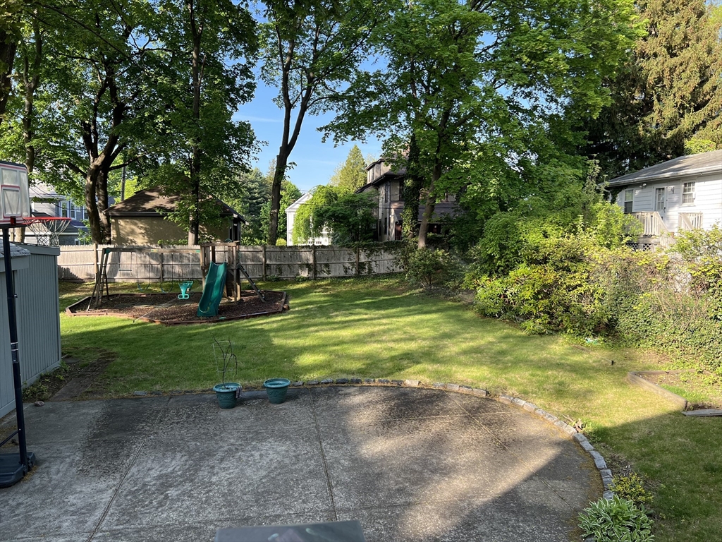 4 bed, 2 bath apartment for rent at 254 Park St, West Roxbury — photo 8 of 23