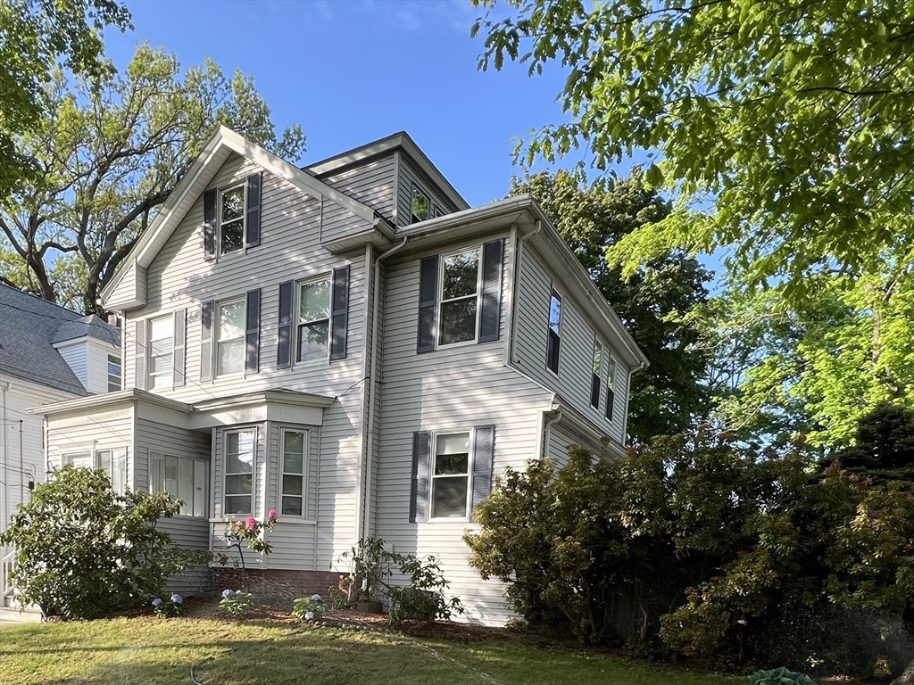 4 bed, 2 bath apartment for rent at 254 Park St, West Roxbury — photo 1 of 23