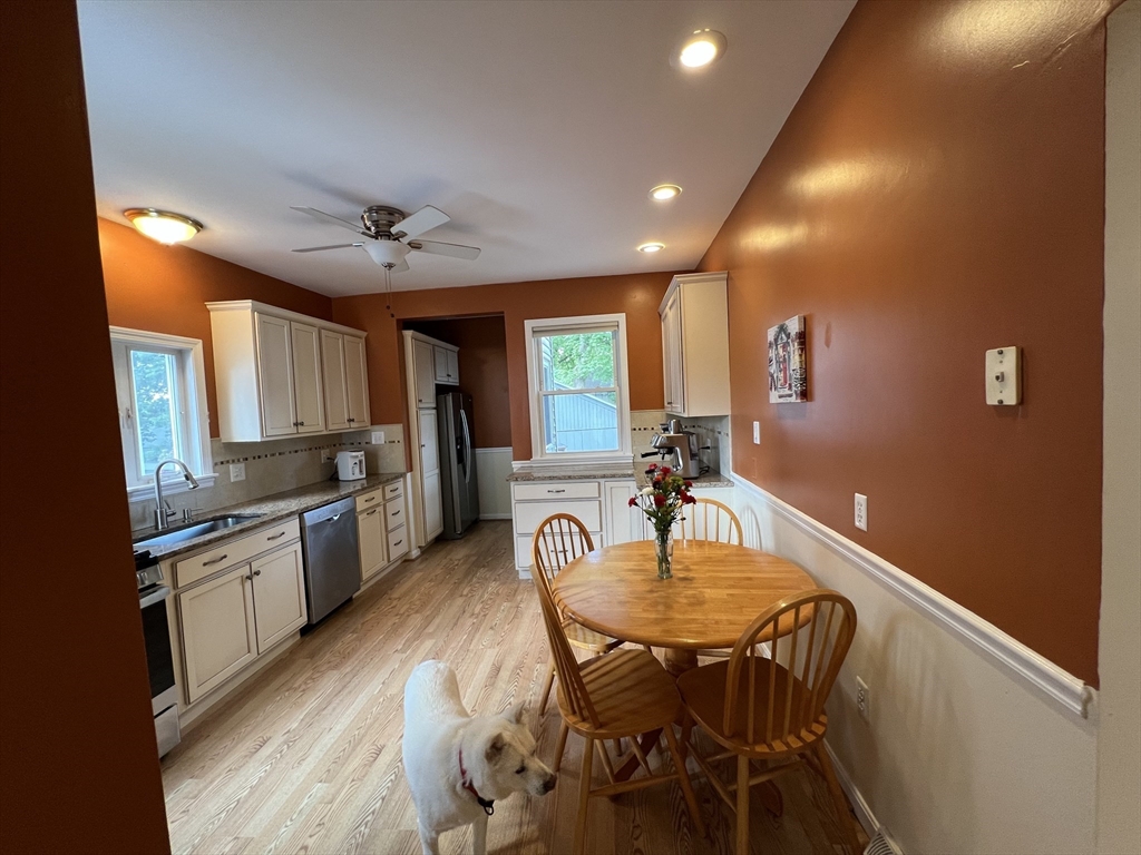 4 bed, 2 bath apartment for rent at 254 Park St, West Roxbury — photo 2 of 23