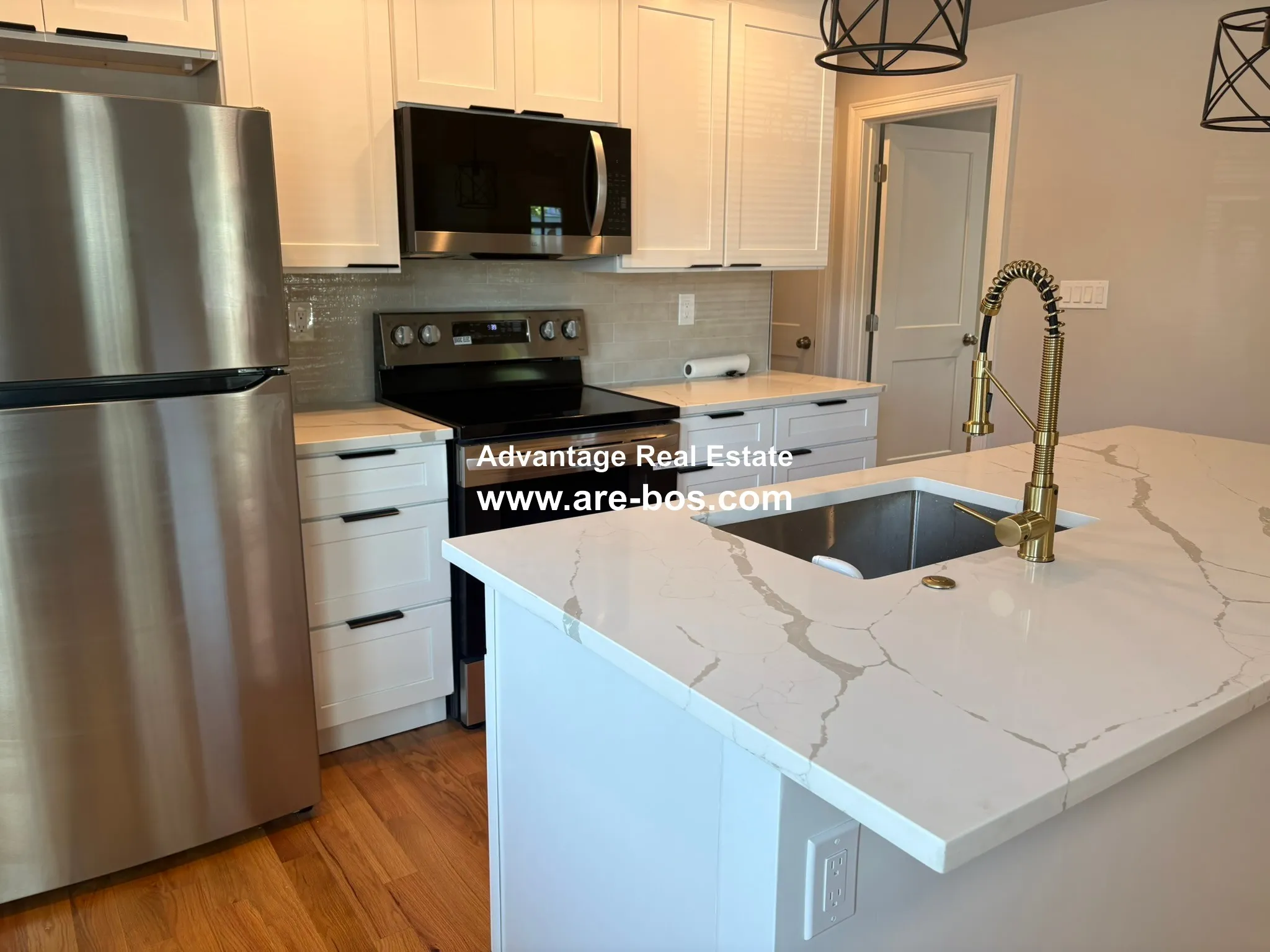 3 bed, 2 bath apartment for rent at 254 Salem St Unit 1, Medford — photo 5 of 28