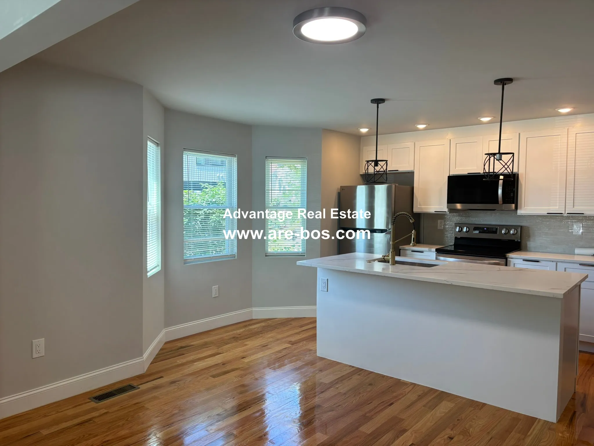3 bed, 2 bath apartment for rent at 254 Salem St Unit 1, Medford — photo 4 of 28