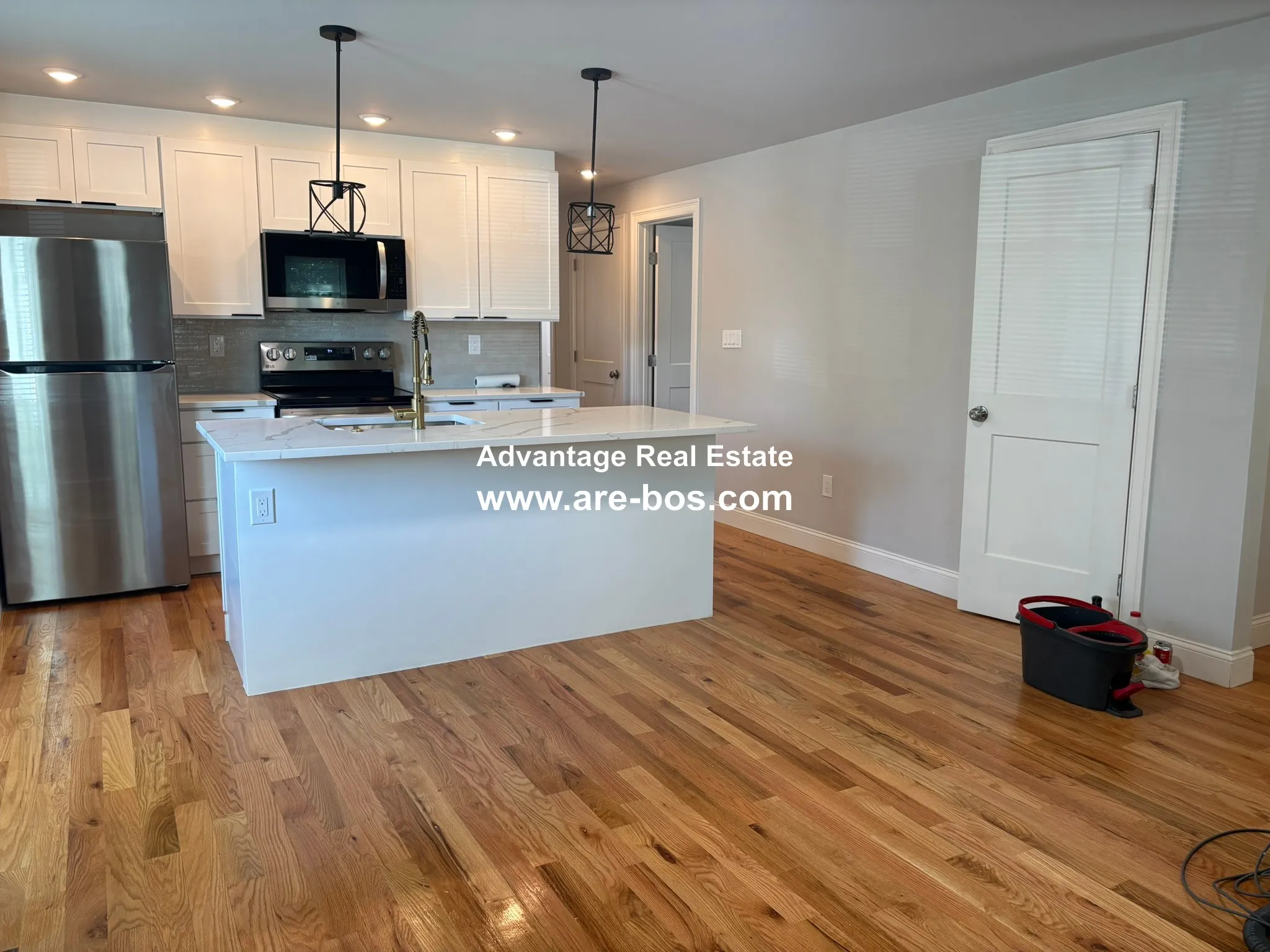 3 bed, 2 bath apartment for rent at 254 Salem St Unit 1, Medford — photo 3 of 28